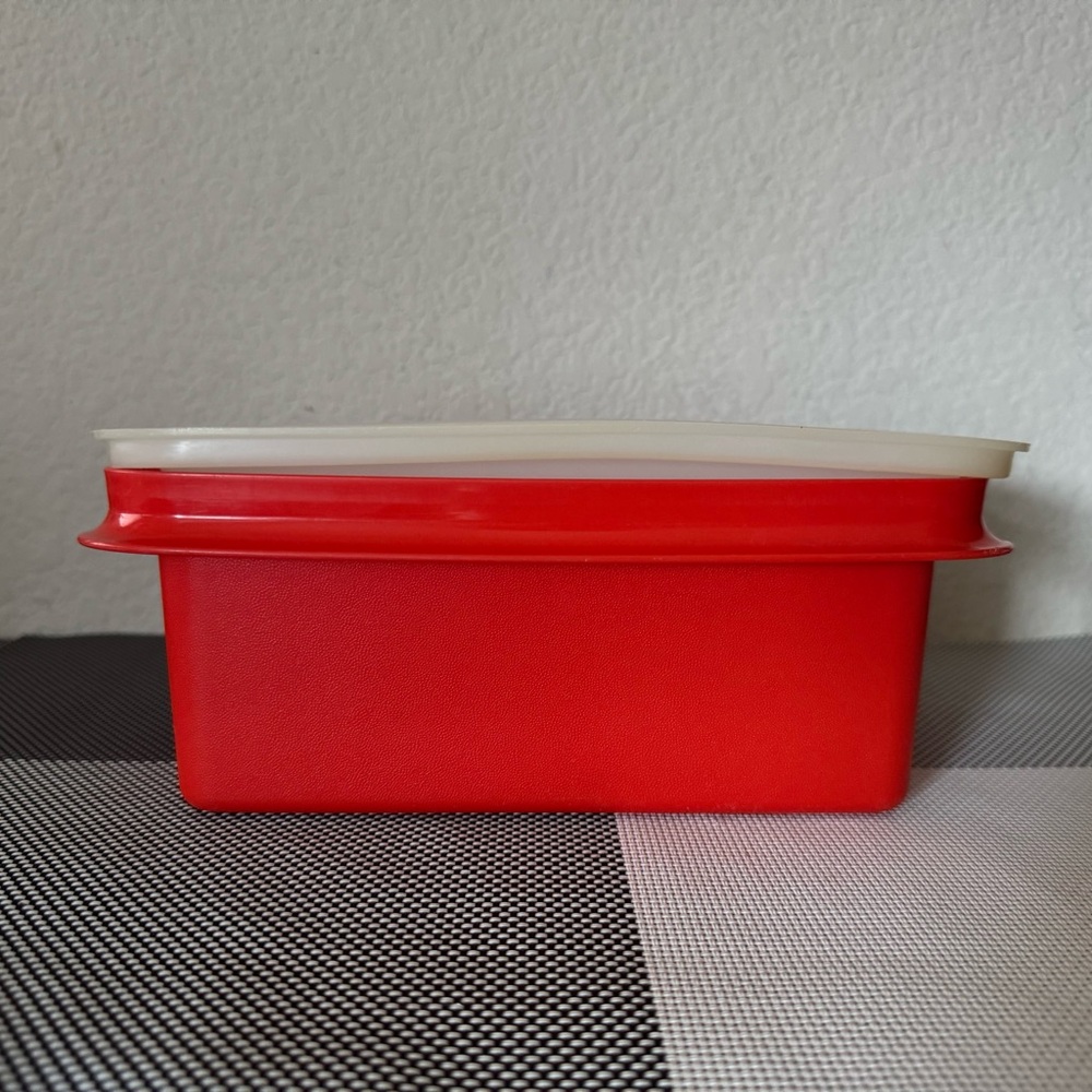 Tupperware Lunch Box - Picture 3 of 7